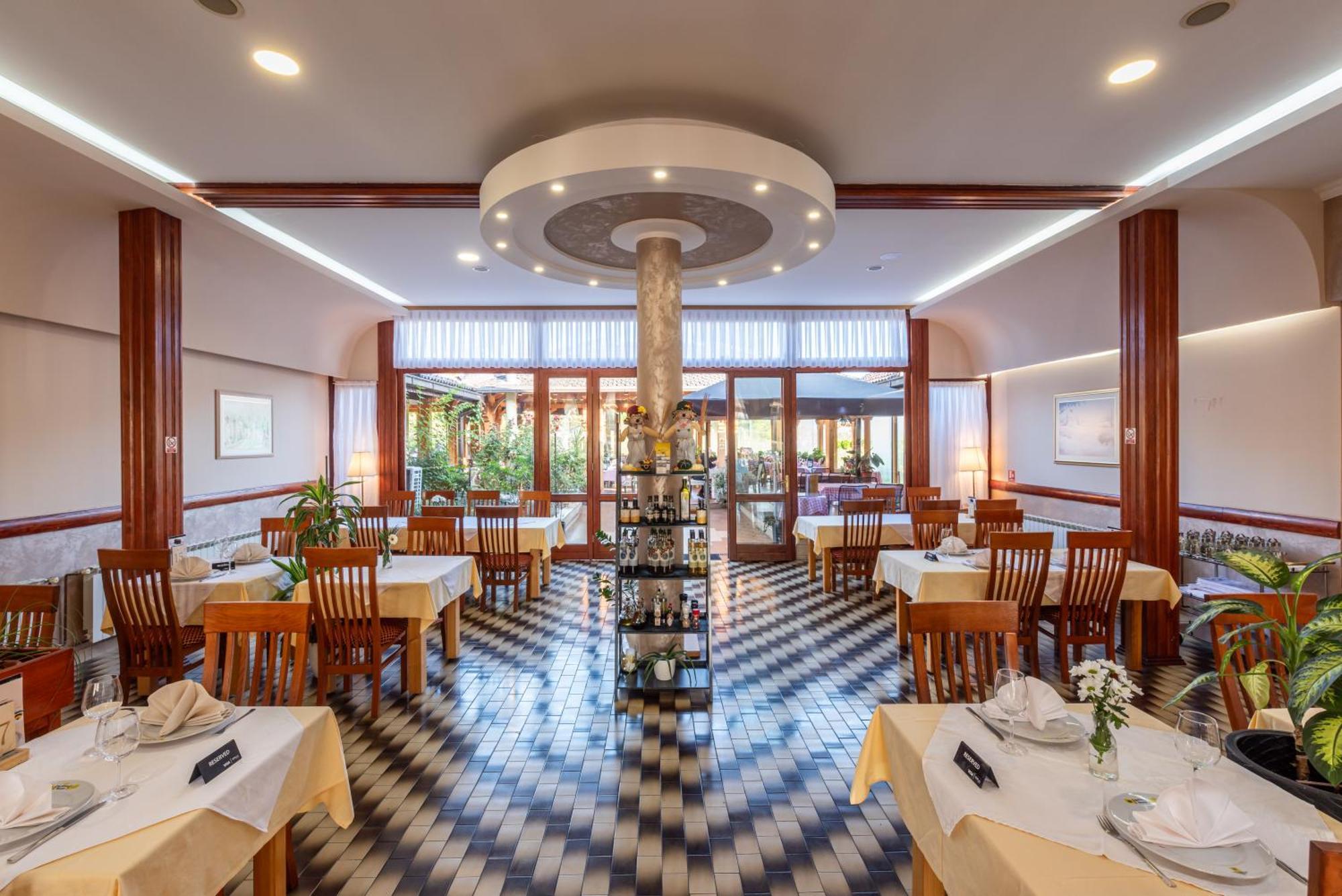 B&B Restoran Bosiljevo Exteriör bild