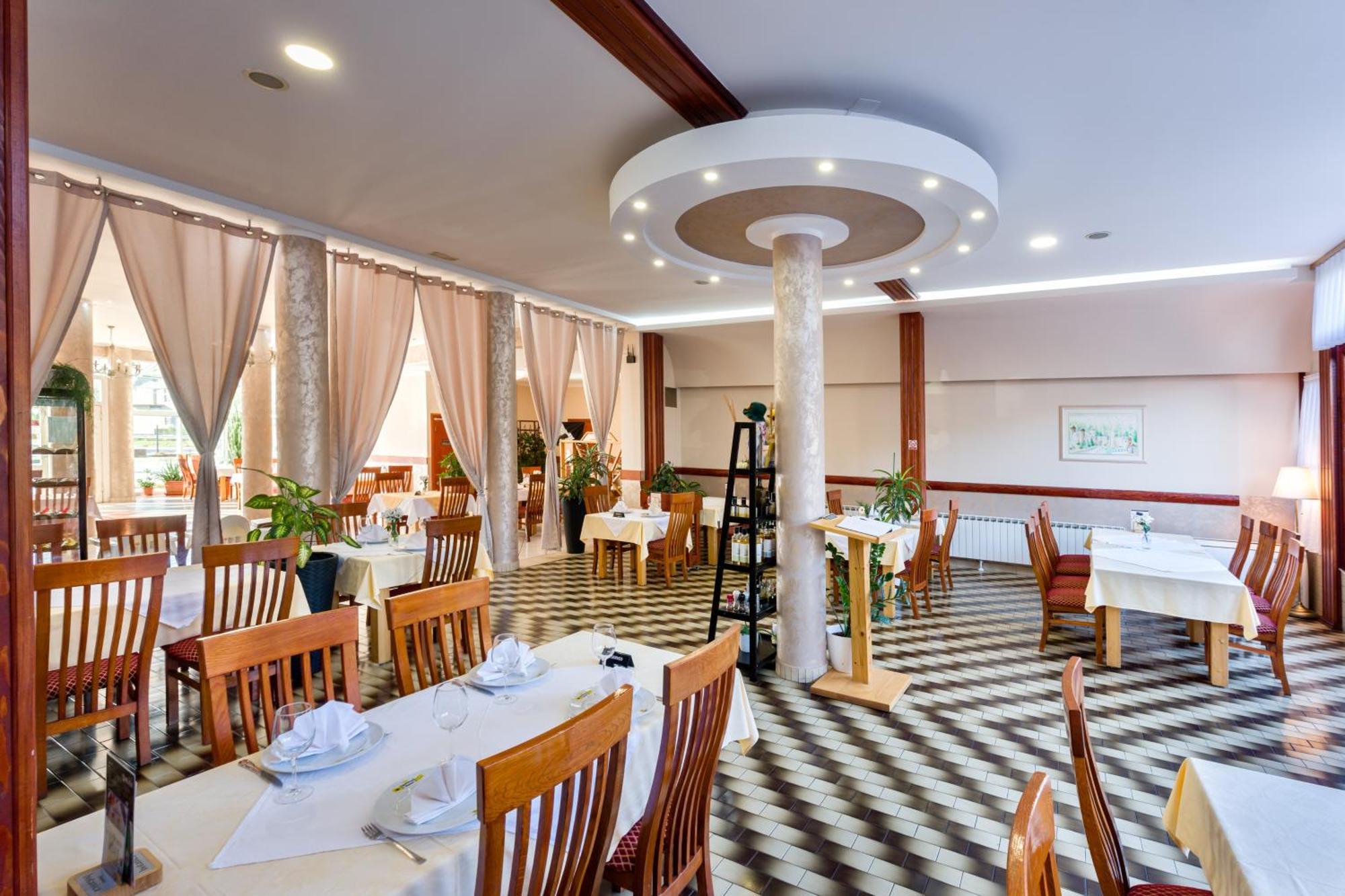 B&B Restoran Bosiljevo Exteriör bild